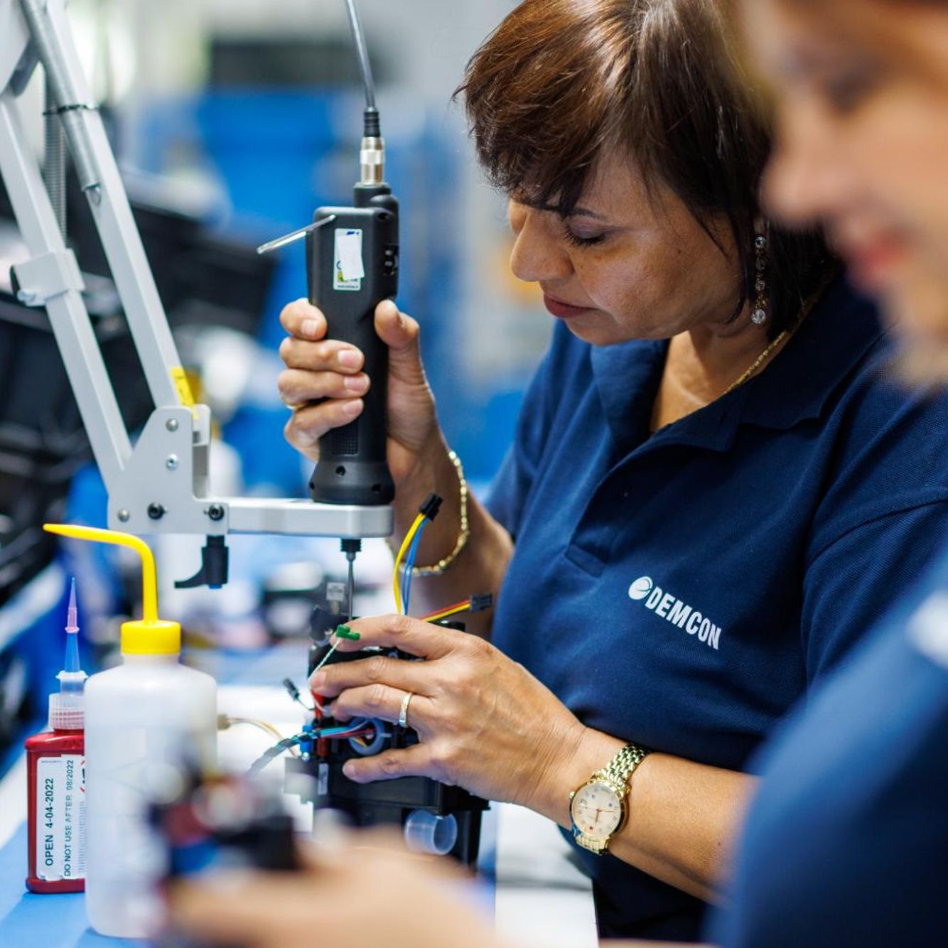 Females_production_manufacturing_technology