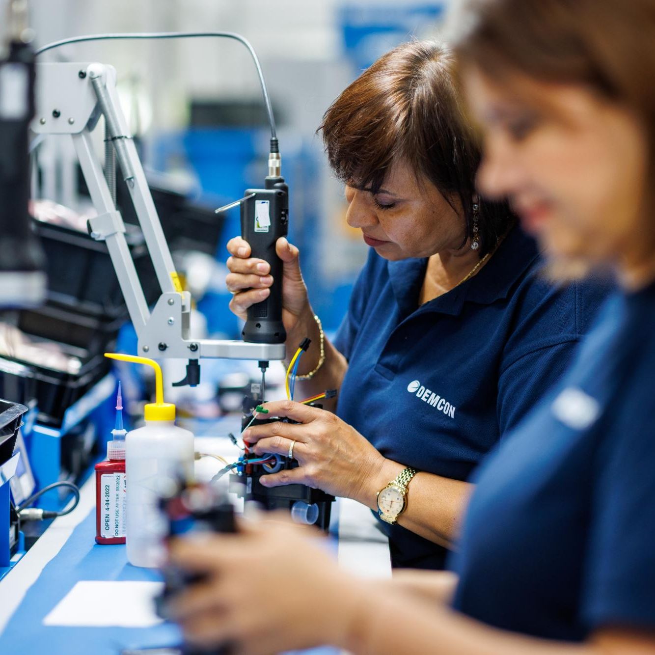 Females_production_manufacturing_technology