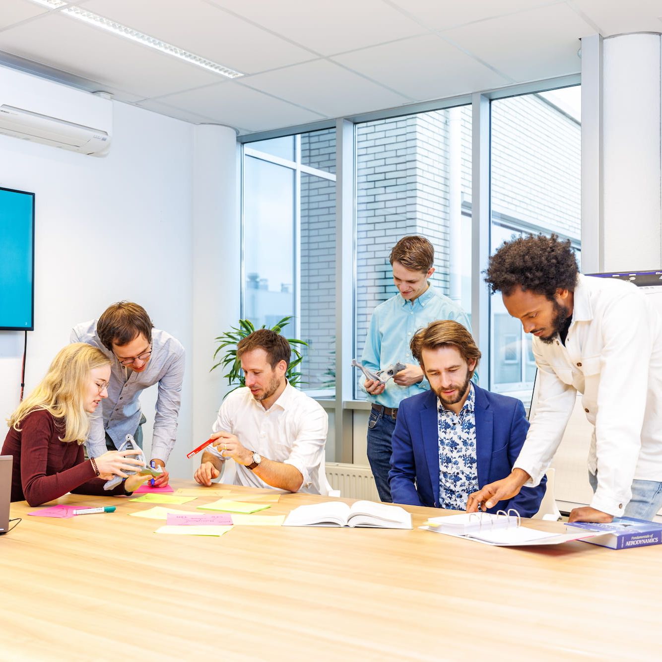 demcon-colleagues-meeting