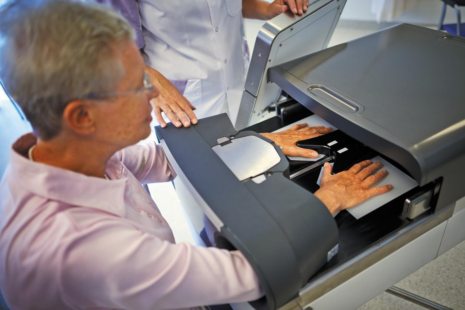 Handscan_foto oma_1