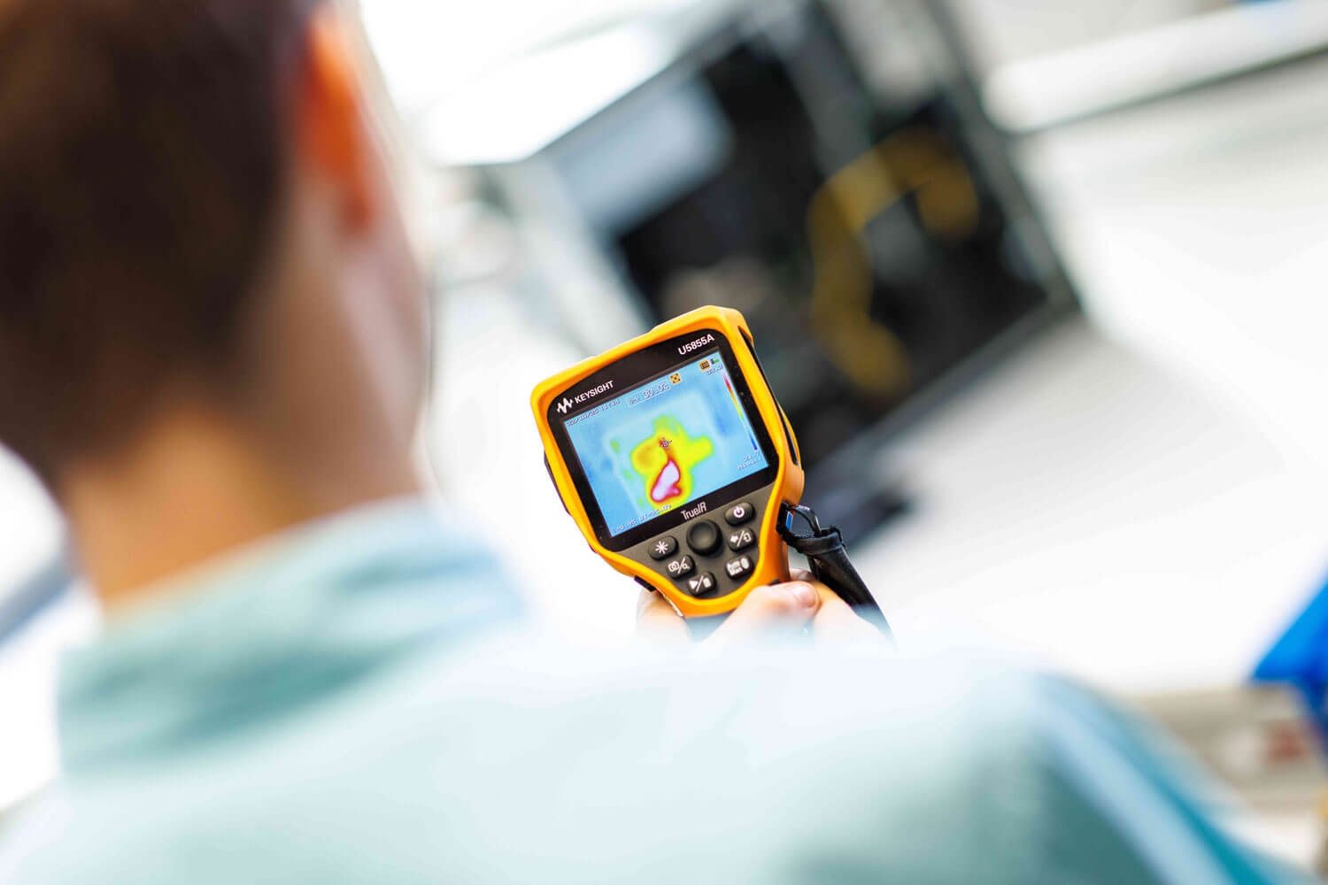 engineer using thermal camera